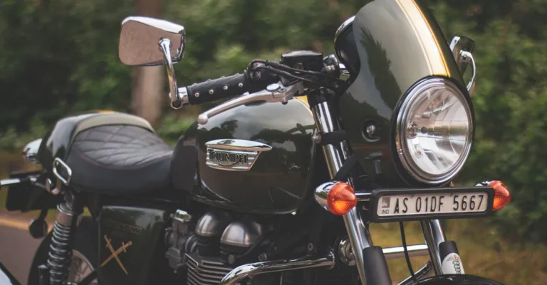 découvrez triumph, la marque emblématique alliant élégance et performance pour des motos d'exception.