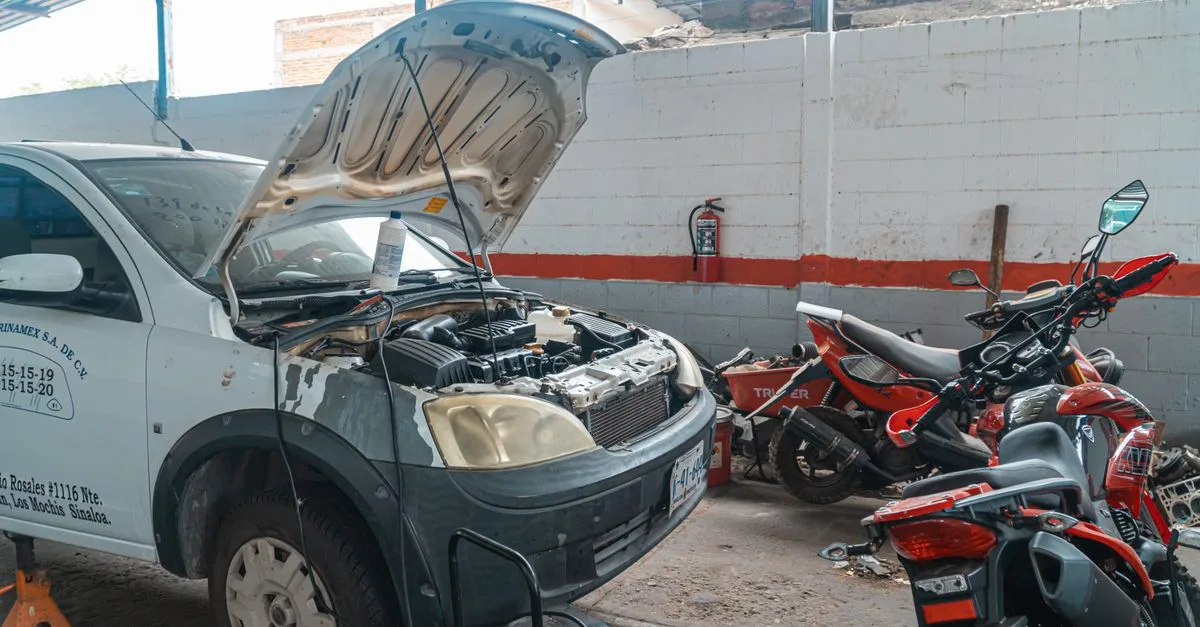 découvrez nos solutions complètes d'assurance véhicule et de maintenance pour assurer la sécurité et la longévité de votre voiture.